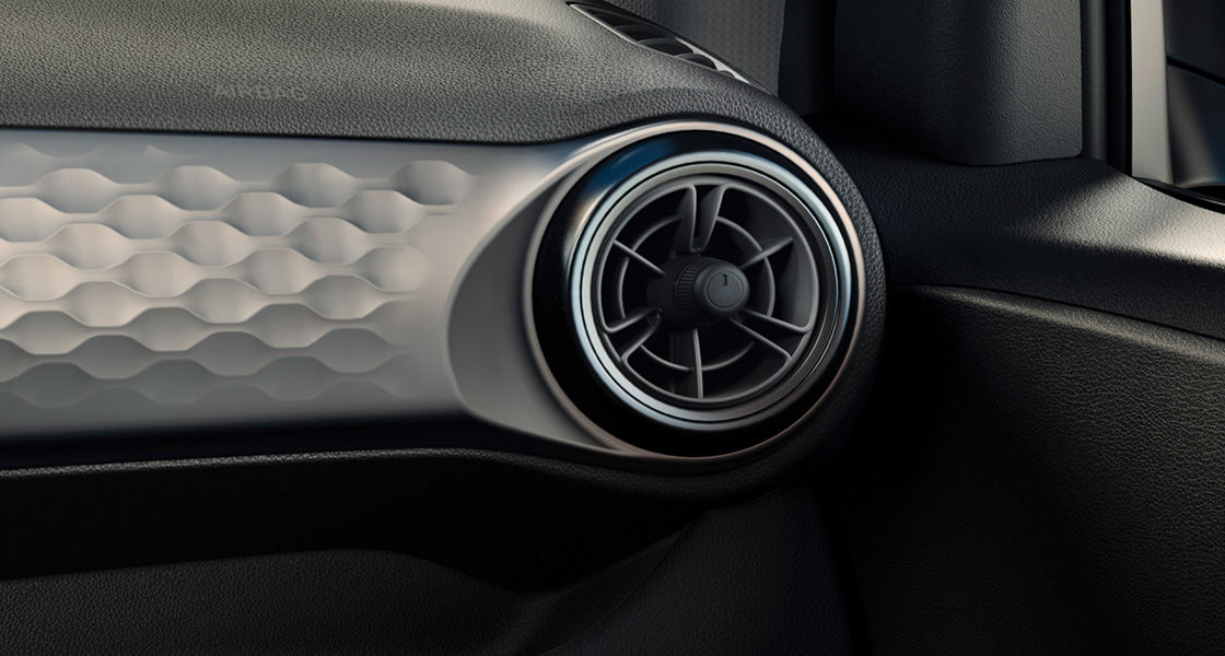 Stylish circular air vents. A visual highlight that extends into the door trim for a more spacious feeling, the round front air vents are set into the dashboard panel for a clean, modern look.