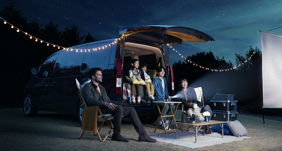 staria-us4-wagon-11seater-01-pc